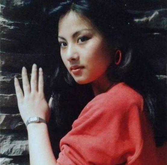 酒窝里的时光—香港60后女演员的经典瞬间香港有酒窝的男老演员