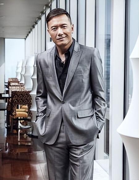 探秘香港60多岁男明星的魅力与风采香港演员男明星六十岁以上