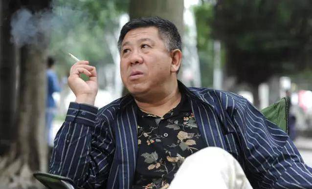 香港影坛不老神话，60多岁男演员的璀璨风采香港60岁以上的男演员